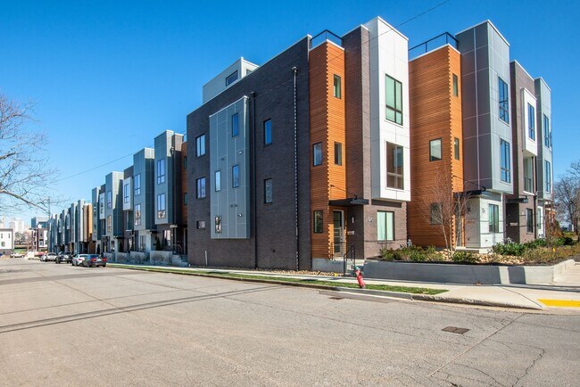 Building Photo - 1214 Hawkins St