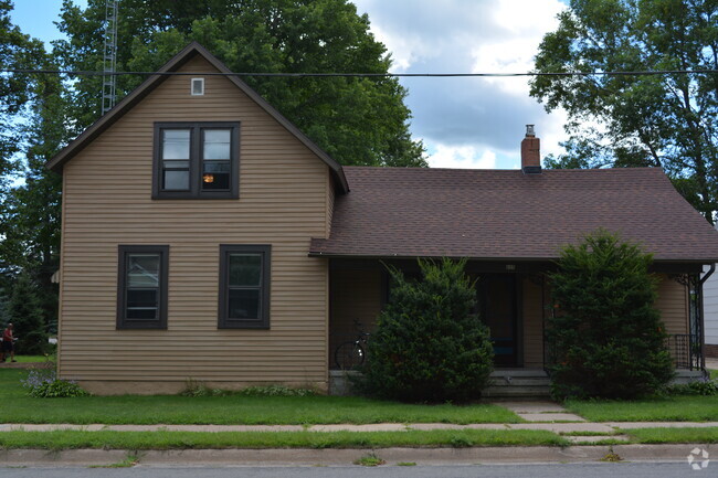 Building Photo - 635 Franklin St
