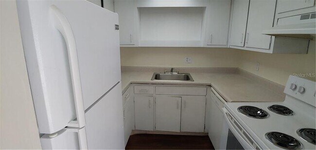 Building Photo - 7610 W Powhatan Ave