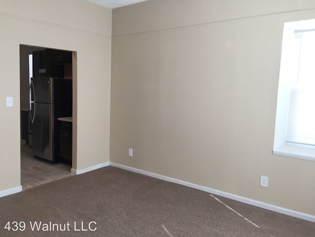 Foto del edificio - 439 E Walnut St