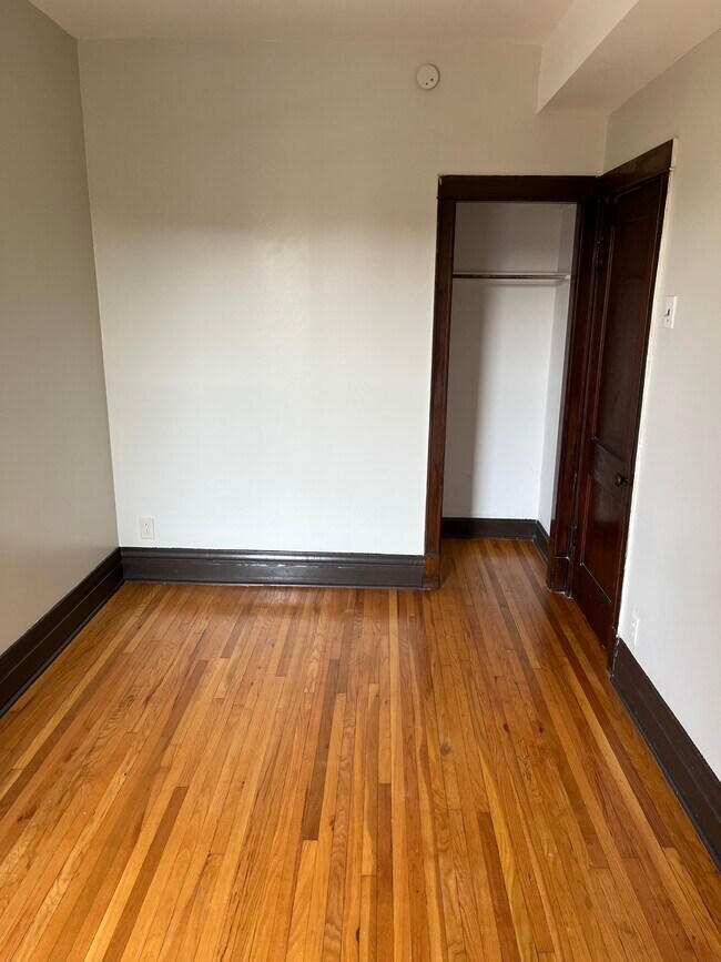 Foto del edificio - 1439 N Ridgeway Ave