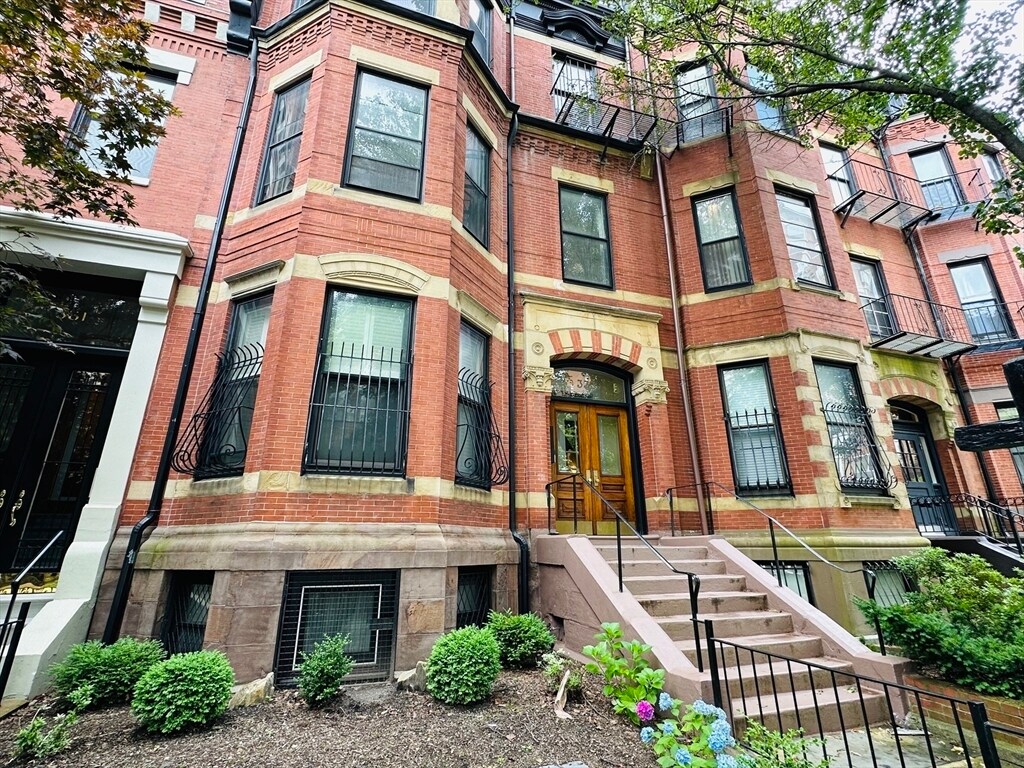 Primary Photo - 333 Beacon St