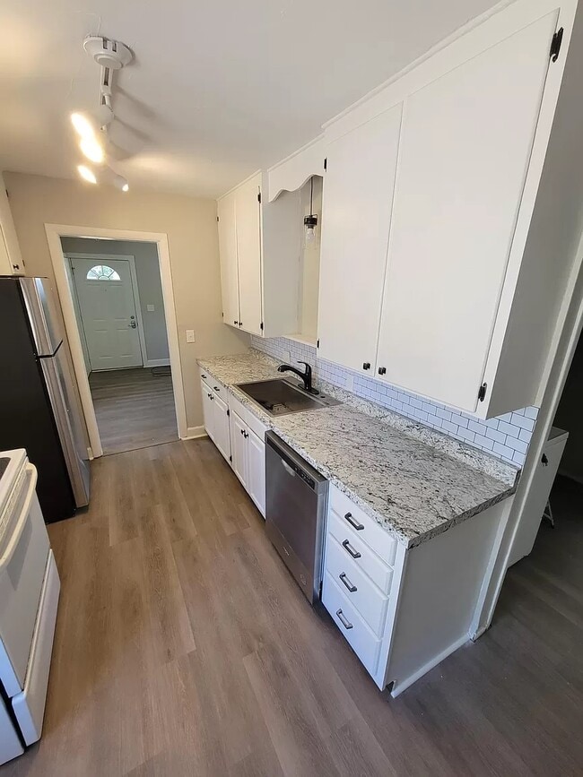 Foto del edificio - 1675 Fuller Ave NE