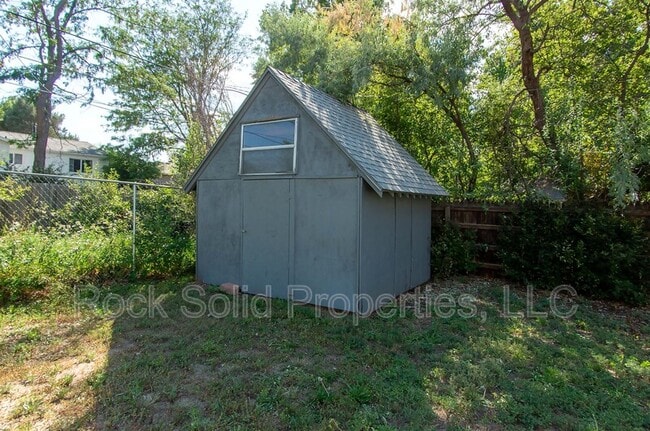 Building Photo - 4507 E 10th St