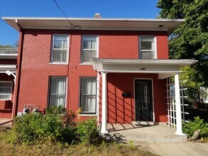 Building Photo - 461-463 Glen St