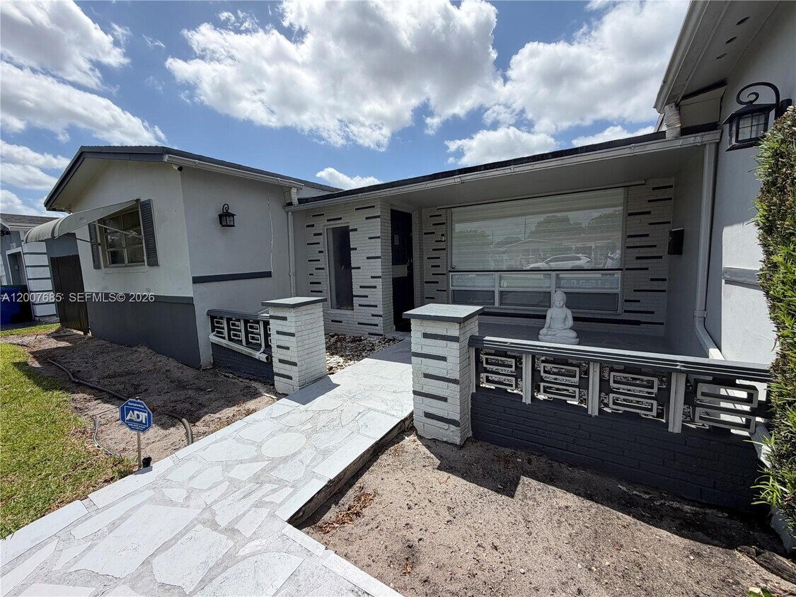 Foto del edificio - 7140 Grandview Blvd