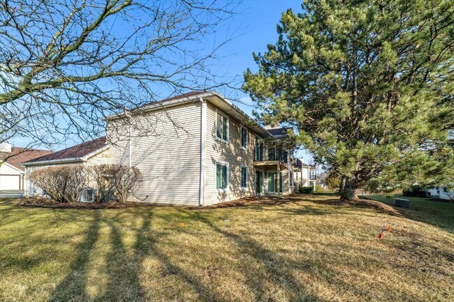 Building Photo - 7030 Sussex Ct