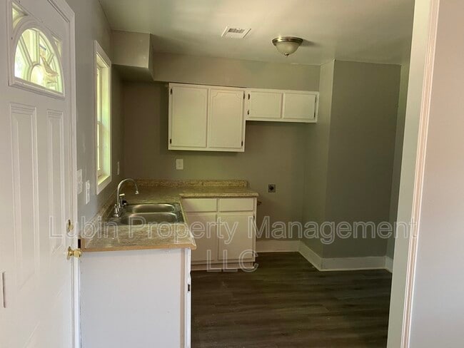 Building Photo - 1248 Firestone Ave