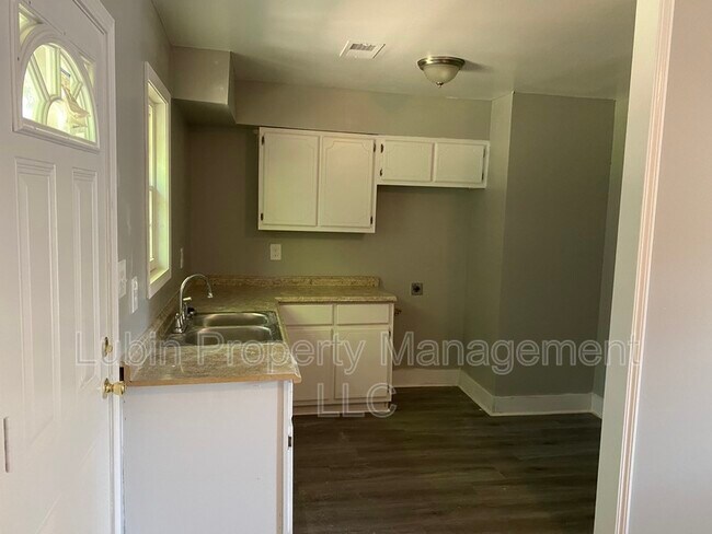 Foto del edificio - 1248 Firestone Ave