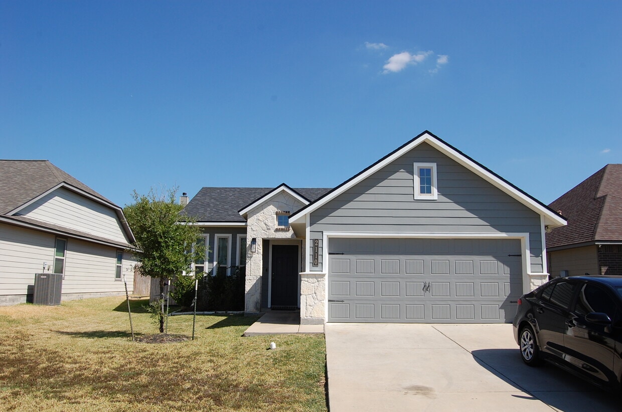 Photo - 2110 Markley Dr (Bryan, TX)