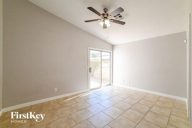 Building Photo - 4367 E Campo Bello Dr