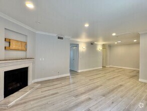 Building Photo - 550 E Santa Anita Ave