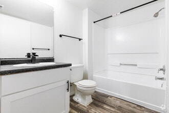 3 BR, 2BA - 1050 SF - MOUNTAIN VISTA