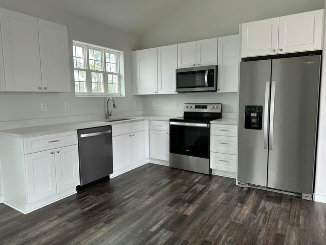 Building Photo - 524 N Raphael Rd