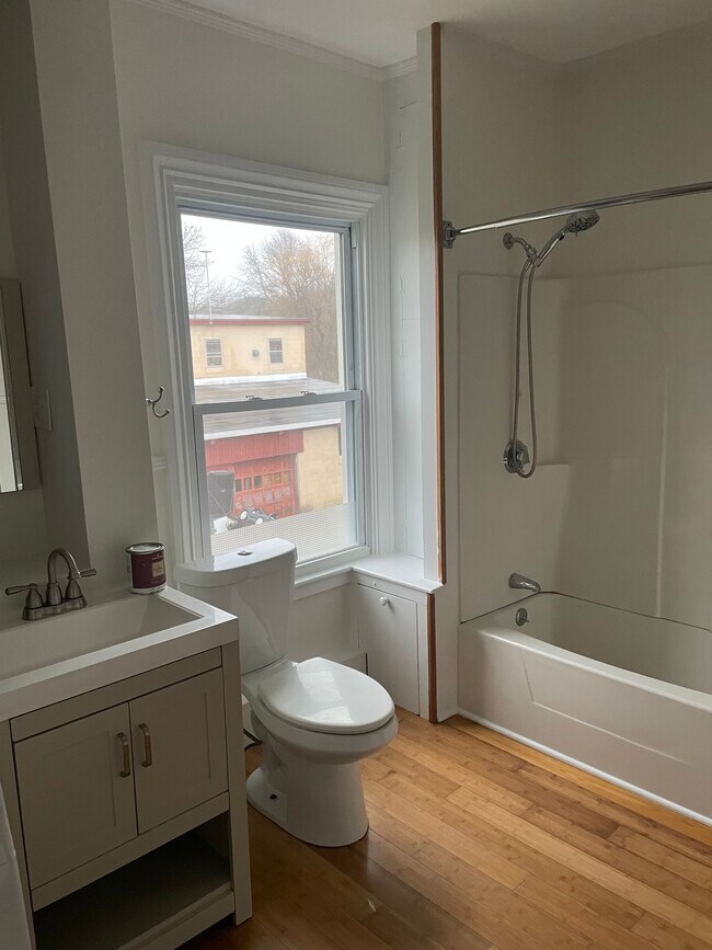 Foto del edificio - 261 Russells Mills Rd