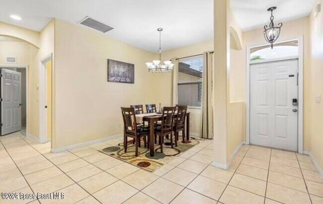 Building Photo - 463 Eldron Blvd NE