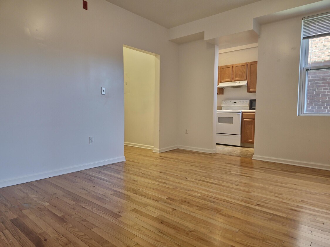 Primary Photo - 1458 Columbia Rd NW