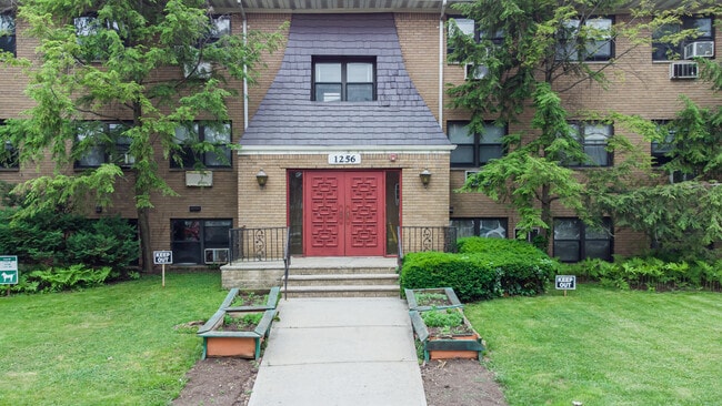 Building Photo - 1256 Waverly Plz