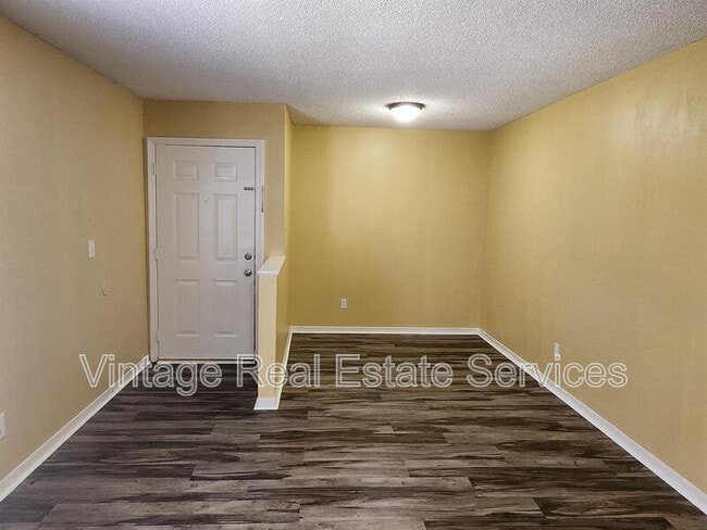 Foto del edificio - 305 W Grant St