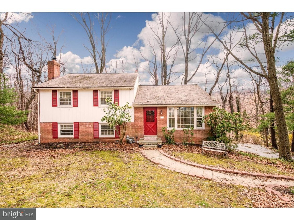 Primary Photo - 639 Crestwood Rd