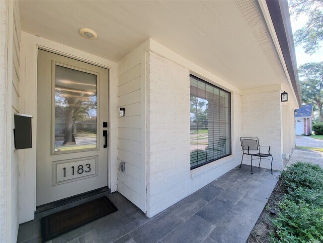 Foto del edificio - 1183 Chamboard Ln