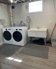 Building Photo - 293 Main St N