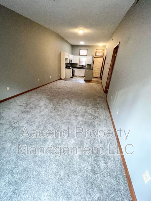 Building Photo - 3800 Provence St