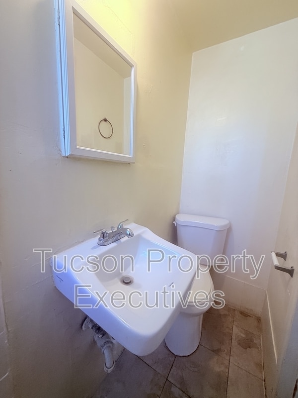 Building Photo - 3274 E Benson Hwy