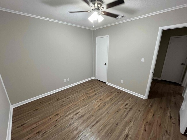 Foto del edificio - 2604 Briar Ave SW