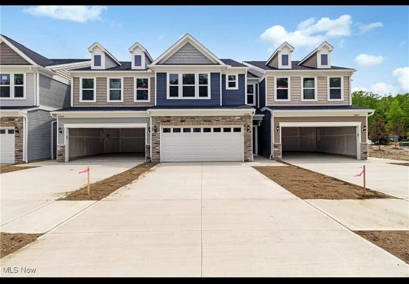 Building Photo - 27841 Birchwood Ct