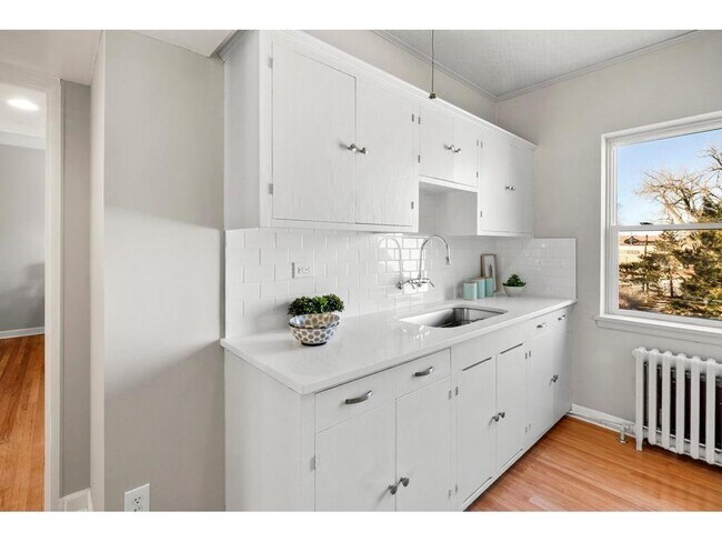 Building Photo - 3126 W Bde Maka Ska Blvd