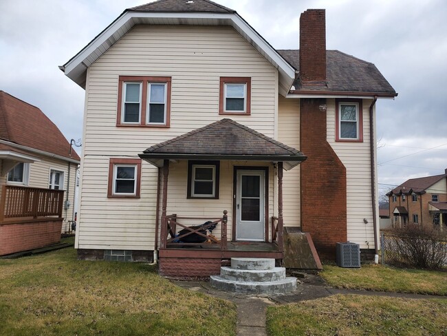 Foto del edificio - Single family home on Marland Heights