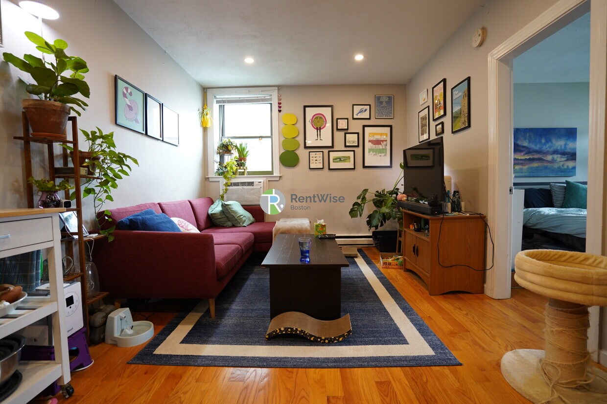 Foto principal - 1200 Commonwealth Ave