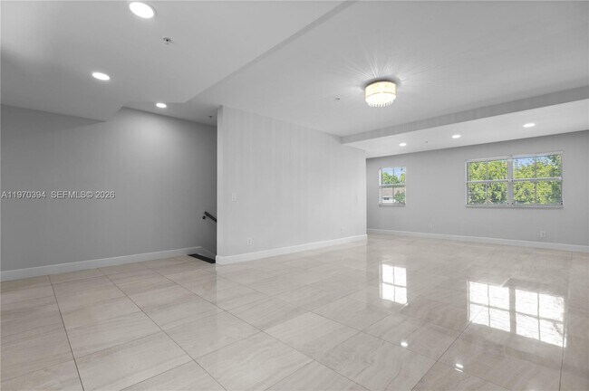 Foto del edificio - 621 NE 8th Ave