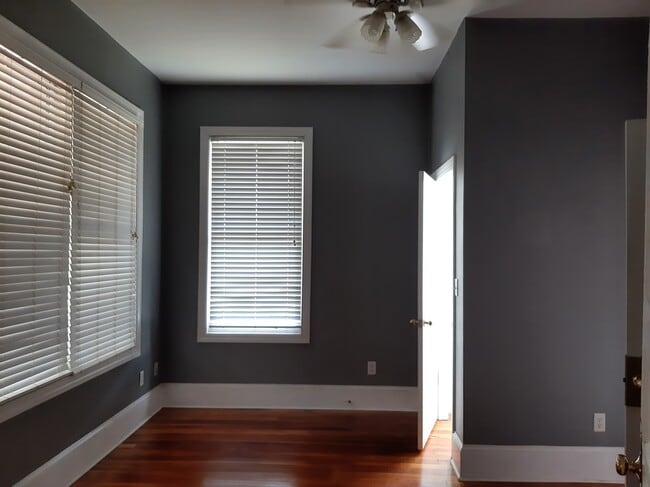 Dormitorio 1 - 1430 Queen City Ave