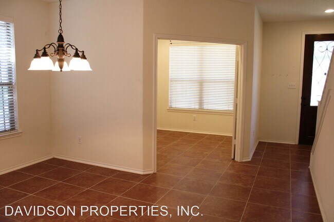 Building Photo - 3 br, 2.5 bath House - 2814 Dusseldorf