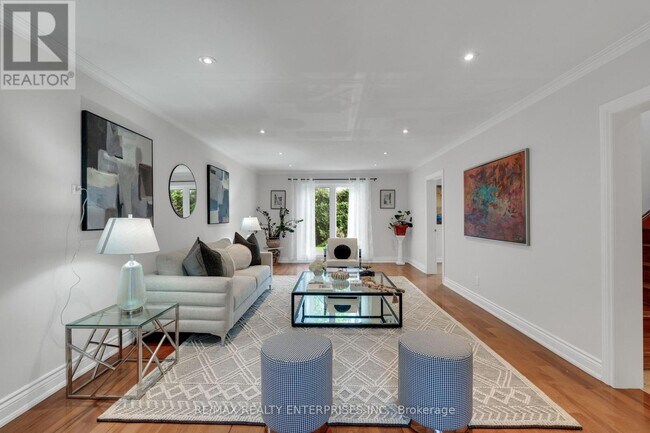 Building Photo - 2084 Obeck Crescent