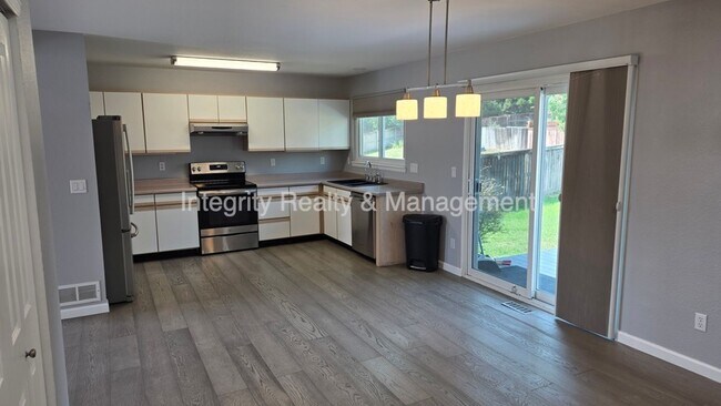 Building Photo - 5056 Weeping Willow Cir