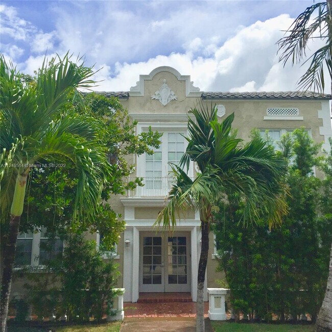Foto del edificio - 4349 Sheridan Ave