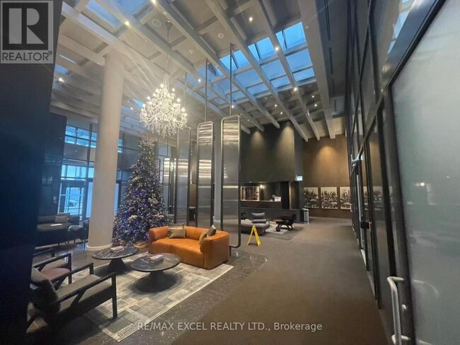 Photo du bâtiment - 8 Interchange Wy