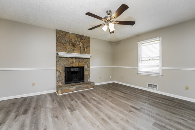 Building Photo - 80 Belmont Park Ln