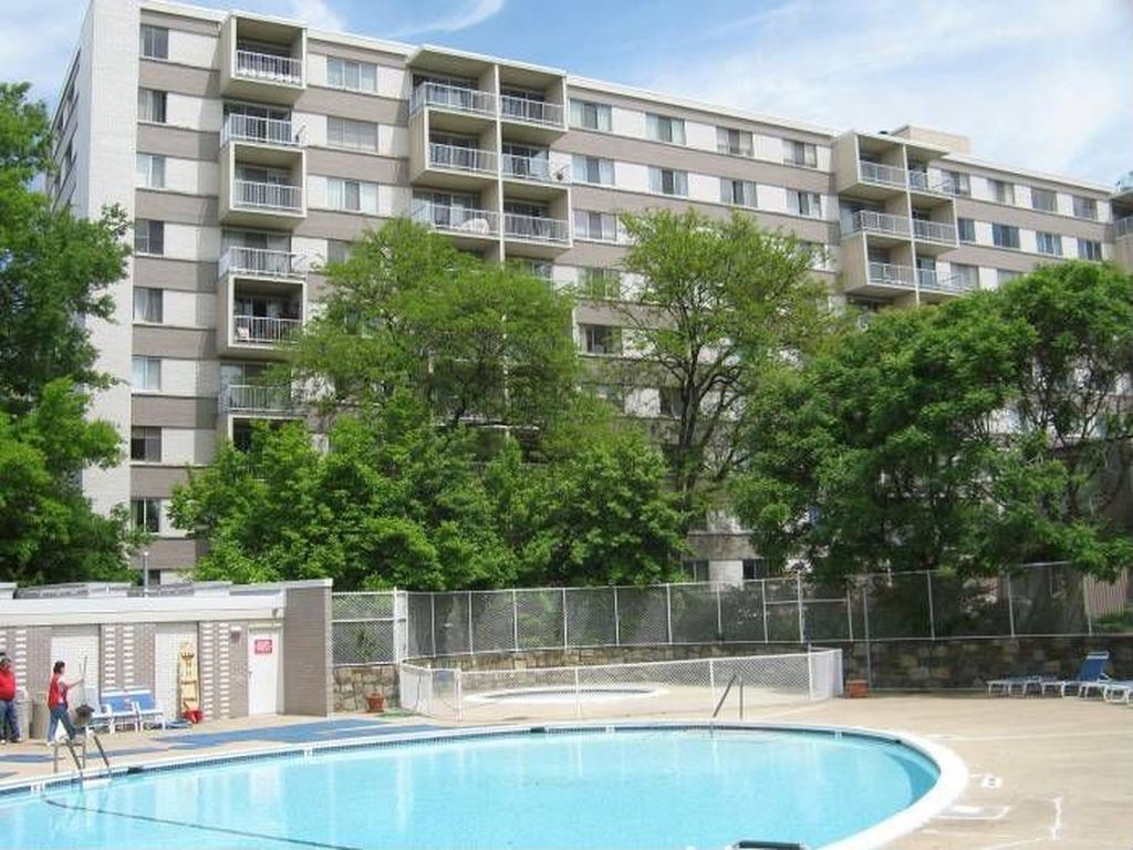 4977 Battery Ln, Bethesda, MD 20814 Condo for Rent in Bethesda, MD