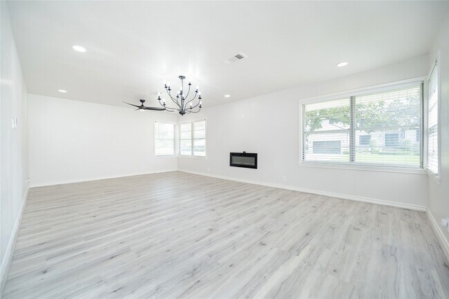 Foto del edificio - 5027 Darnell St