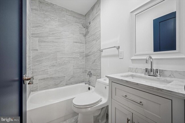 Building Photo - 2614 Sylmar St