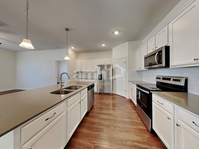 Foto del edificio - 805 Heavenly Dr