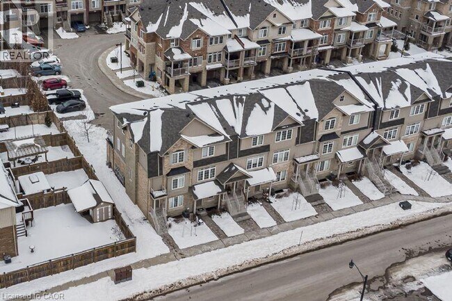 Photo du bâtiment - 5038 Serena Dr