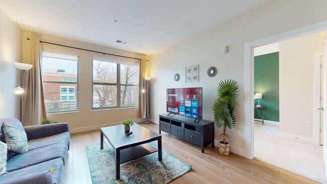 Building Photo - 545 Bedford St