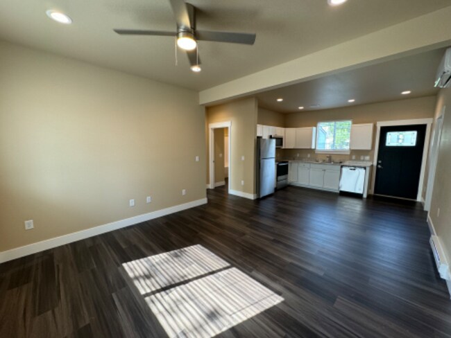Foto del edificio - 310 3rd St W