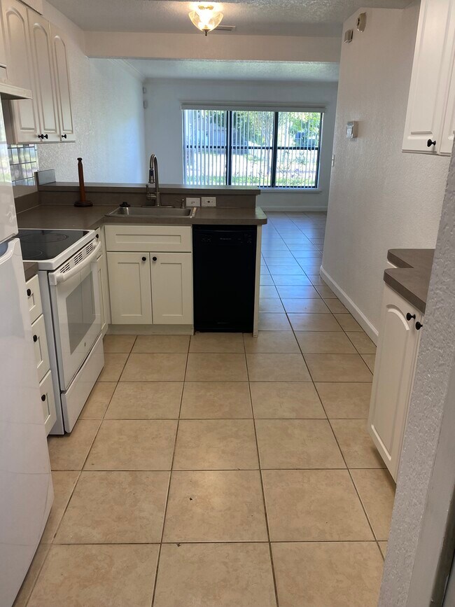 Kitchen 2 - 708 Arlington St