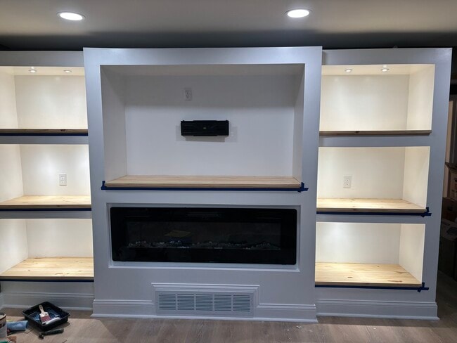 Pared multimedia para sala de estar - 6404 W Hayes Ave
